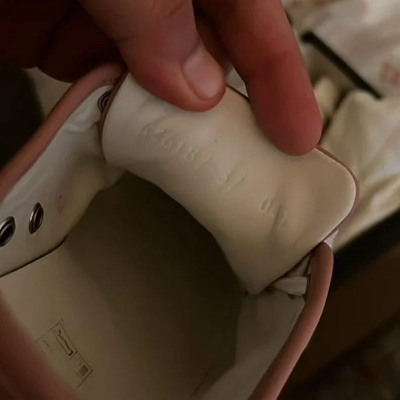 Gucci Pink Women's Sneakers - Picture 4 of 6